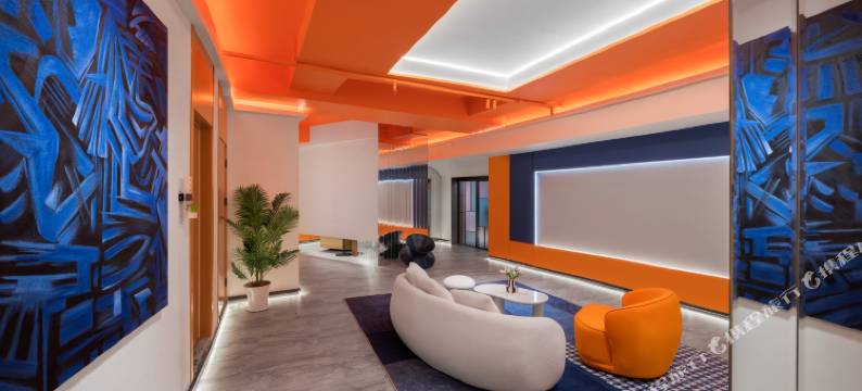 别舍·小筑高空影音观景酒店(河滨公园甲秀楼店)图片