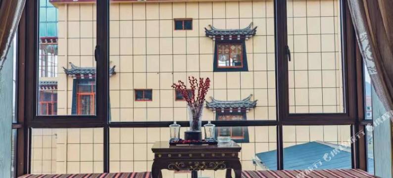 香格里拉尼旺宗别院图片