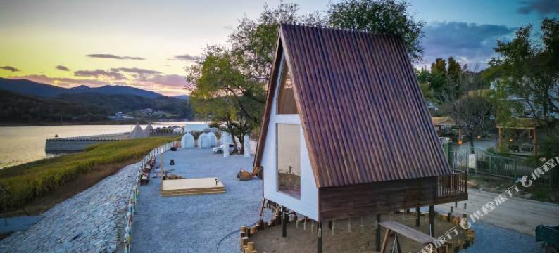 拾叶湖景山洞度假村图片