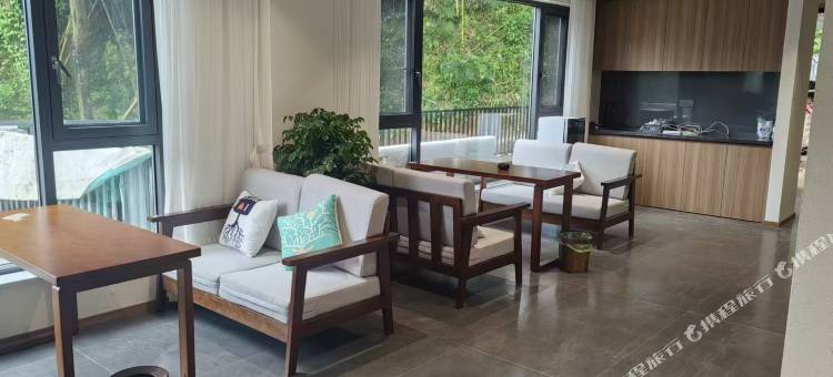 雅安隐栖古泉民宿(周公山旅游度假区店)图片