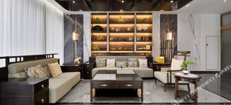 玛沁年保玉则大酒店图片