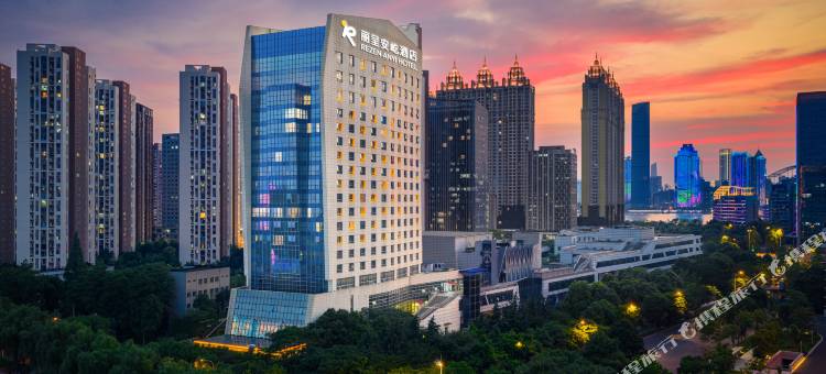 丽呈安屹(武昌江滩积玉桥地铁站店)图片