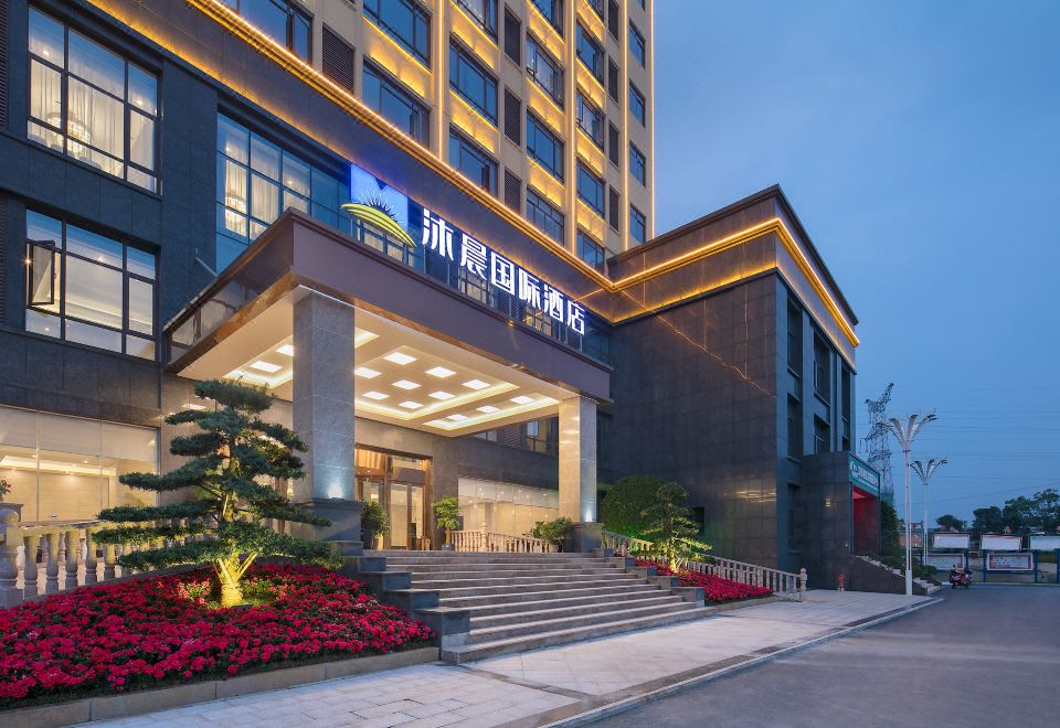  Hotel Overview
