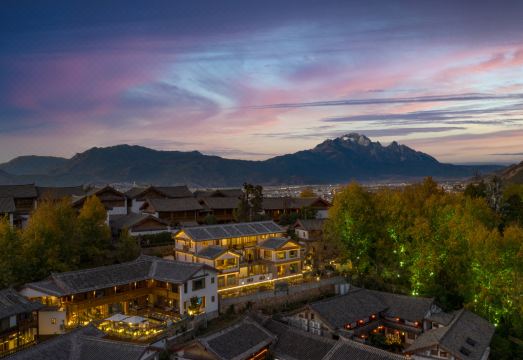 Hiding in the distance, designer's panoramic view of the thatched roof coffee house over view