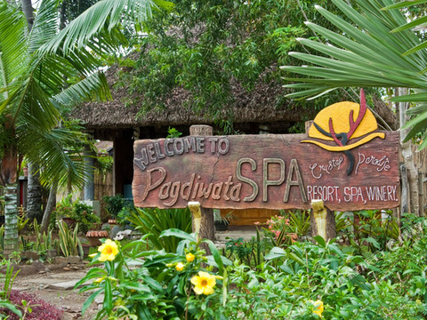 水晶天堂度假村、温泉和酒厂酒店