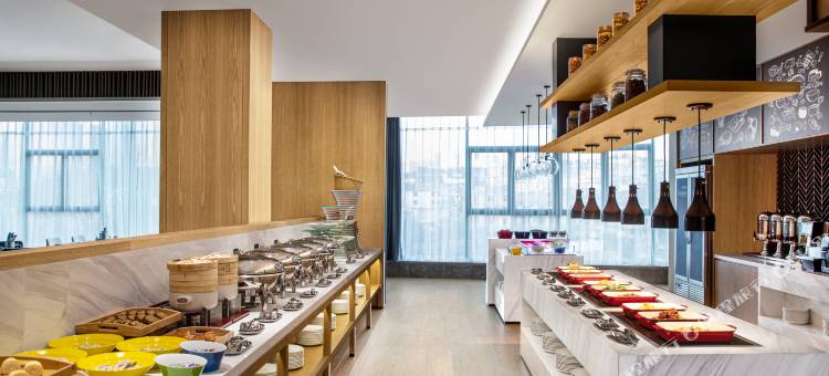 贵阳观山湖万枫酒店(会展城店)图片