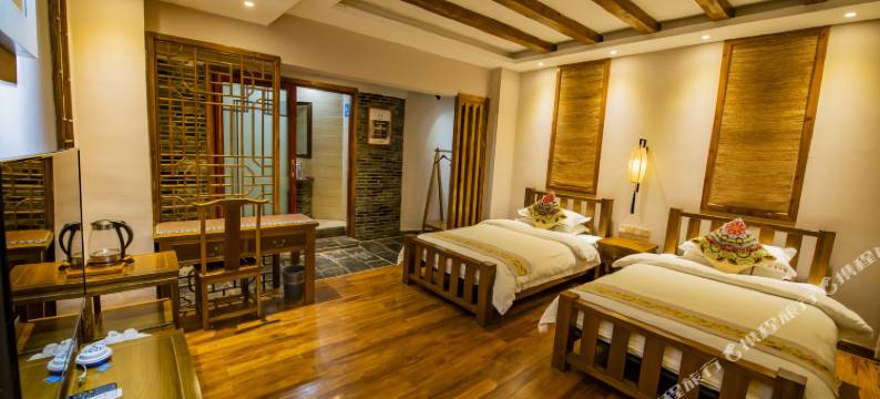 凤凰四月天客栈图片