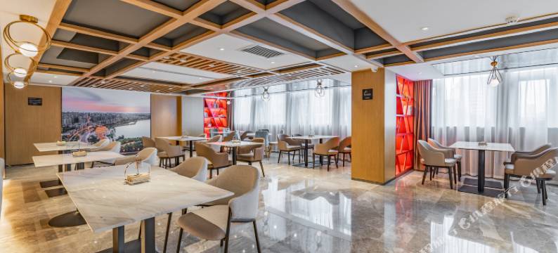 西安西京医院胡家庙地铁站亚朵酒店图片