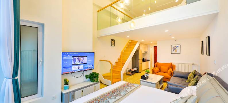 东港国际公馆海景loft酒店(大连威尼斯水城店)图片