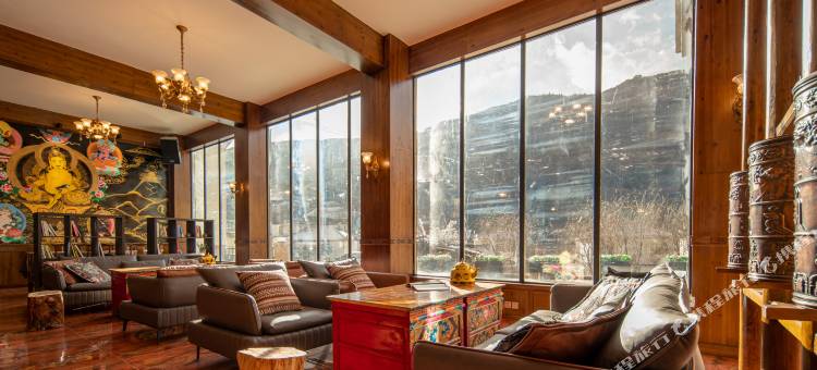 黑水远山拾梦酒店图片