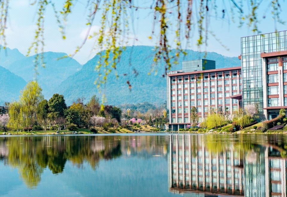 Le Meridien Emei Mountain Resort Hotel Overview