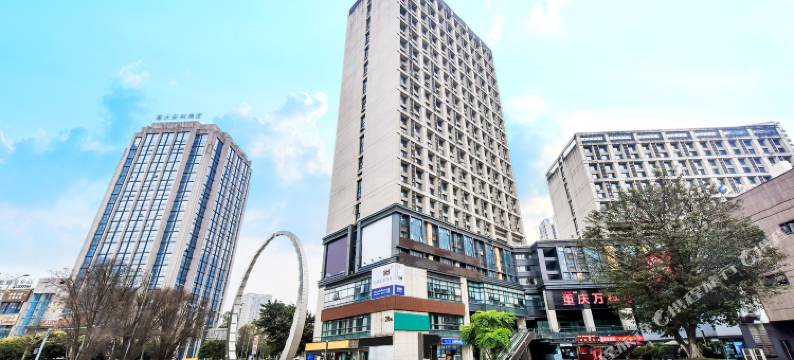 宽融套房酒店(重庆金开爱琴海购物中心店)图片