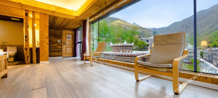 四姑娘山阿里本民宿图片