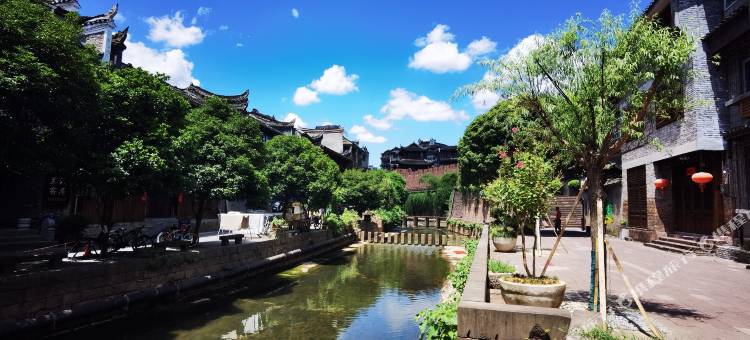 寄情轩驿站(凤凰古城店)图片