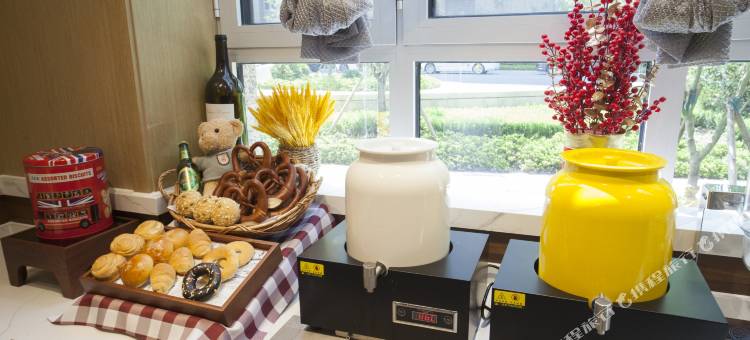 青岛胶东国际机场秋临悦享酒店图片