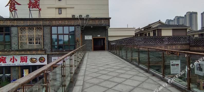 夜澜静民宿(遵义古城遵义航天高级中学店)图片