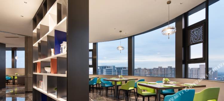 咸阳体育场希尔顿欢朋酒店图片