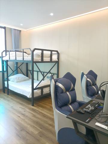 西平嘻游电竞民宿