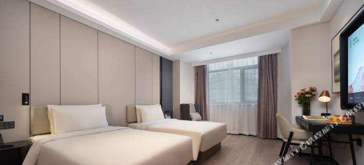 郑州正弘城花园路亚朵酒店图片