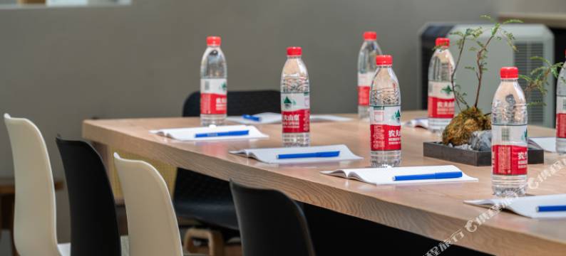 安吉水墨山川亲子私汤度假美宿(云上草原熊猫部落探险乐园店)图片