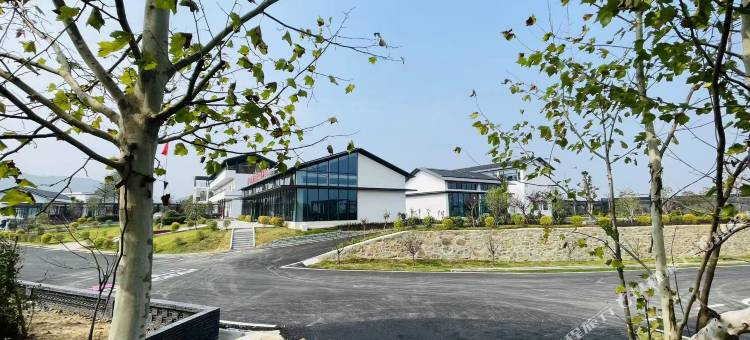 中青景呈畔山度假酒店(河口店)图片