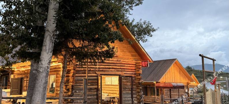 白哈巴·木屋客栈图片