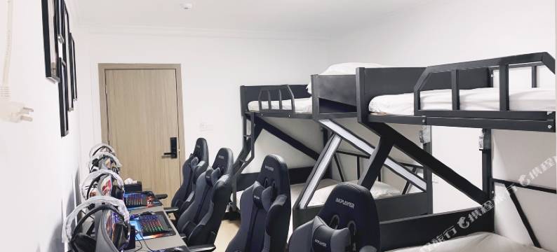 临湘艾希电竞酒店图片