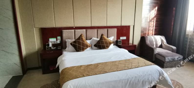 阜南雷克泰酒店图片