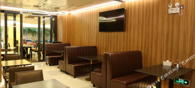 新骏景酒店(吉大海滨公园情侣路店)图片