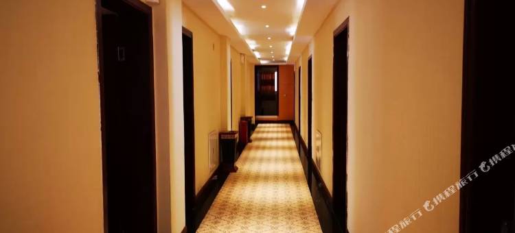 德格军兰宾馆图片