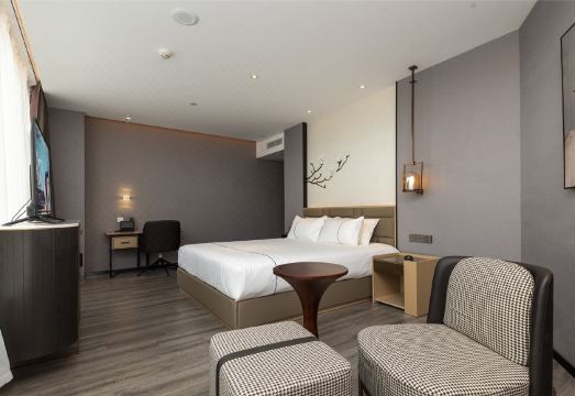 Magnolia Hotel Hotel Overview