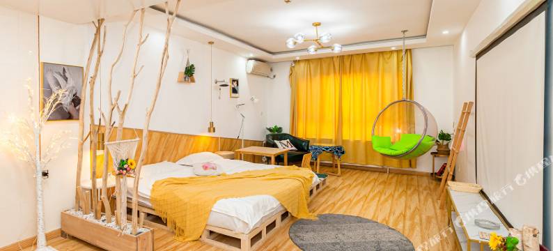 忆语流年影院设计民宿(大连和平广场店)图片