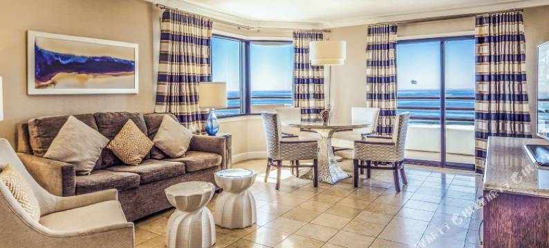 希尔顿海滨度假村酒店(The Waterfront Beach Resort, A Hilton Hotel)图片