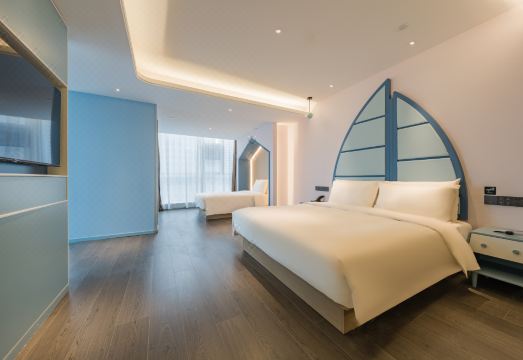 Atour Hotel (Suzhou Wujiang East Taihu Shuixiu Street)Hotel Overview