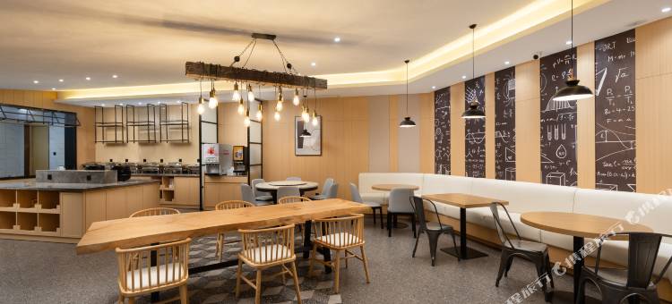 YOME友米酒店(长沙五一广场IFS国金中心店)图片