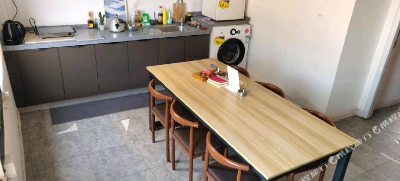 小玲姐青年公寓(公园前地铁站店)图片