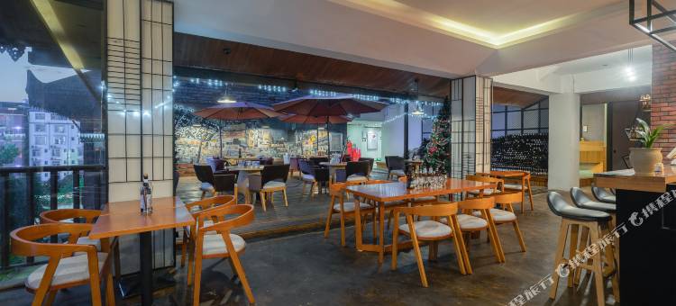 堇舍·艺术酒店(西双版纳曼听公园泼水广场店)图片