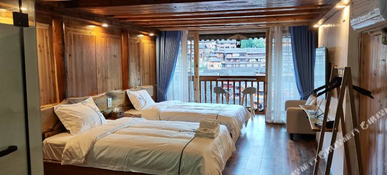 西江千户苗寨千寻山宿图片