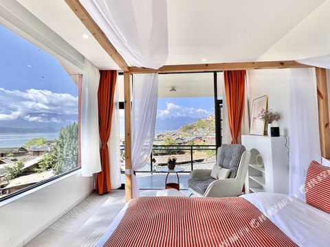 泸沽湖云裳花开半山湖景度假美宿