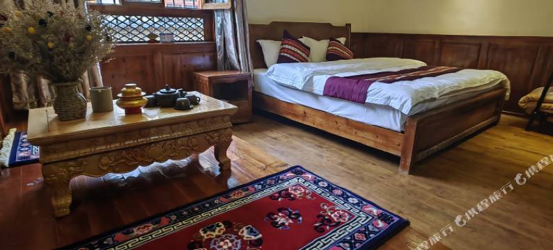 香格里拉九湖一山登巴客栈(独克宗古城店)图片