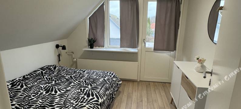 夜鶯：舒適時尚的一房公寓，附陽台和停車位(The Nightingale: Cozy & Stylish 1BR Apt w/ Balcony + Parking)图片