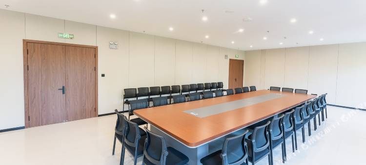 阿拉尔曼雅酒店图片