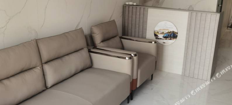 如家旗下UP华驿精选酒店(济南望岳路贵和店)图片