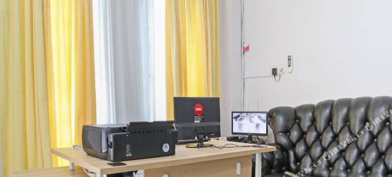 OYO1649格里亚拉文萨酒店(OYO 1649 Grya Lavinsa)图片