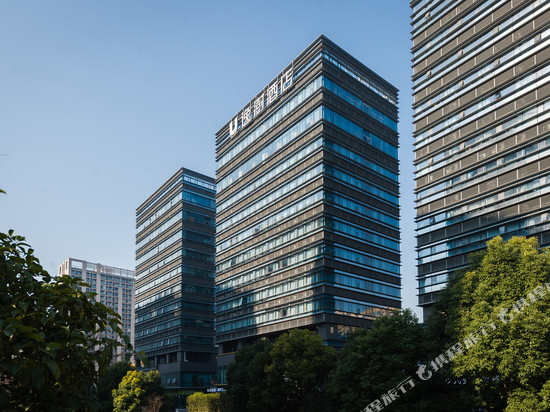 逸澍酒店(杭州城西银泰萍水街地铁站店)