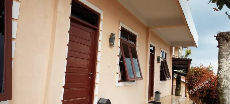 克鲁尔加布雷巴图纳加尔别墅(Villa Keluarga BRE Batunanggar)图片