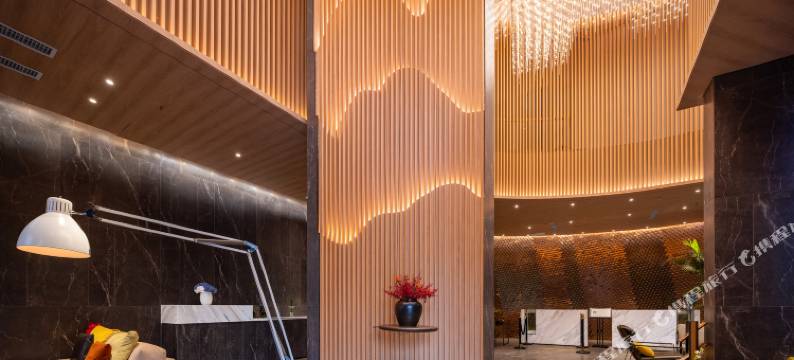 兰顿Q酒店(红河哈尼族彝族自治州建水小火车紫陶街店)图片