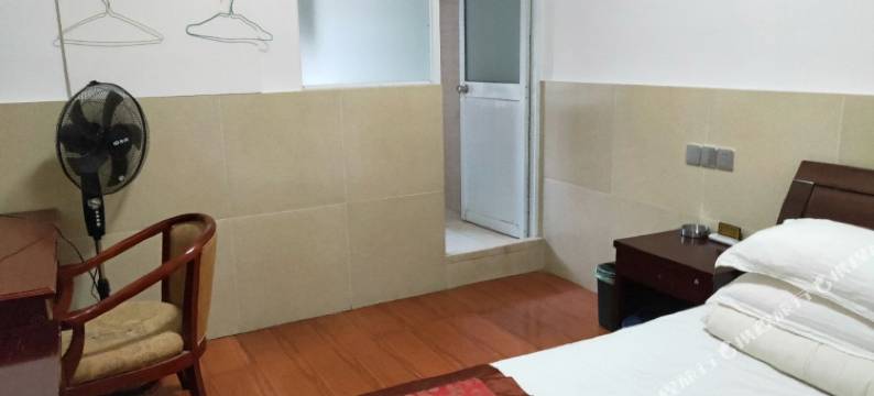 江阴暨阳旅社(中山公园地铁站店)图片