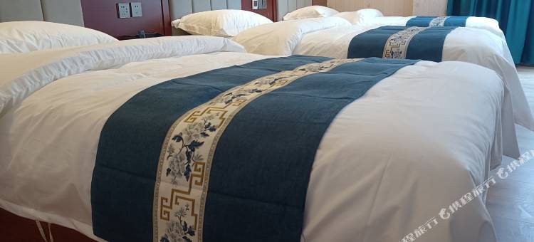 贡觉白宫酒店图片