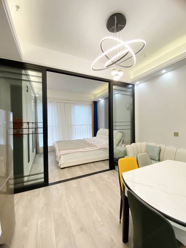 榕树下臻选公寓(花园口店)